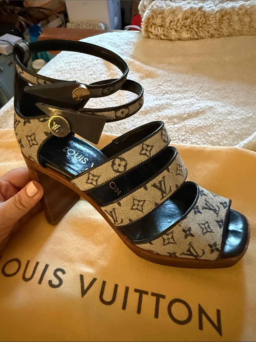 Louis Vuitton Monogram Block Heel Sandals Navy Denim Mini Lin size 5 (35) - Picture 3 of 12